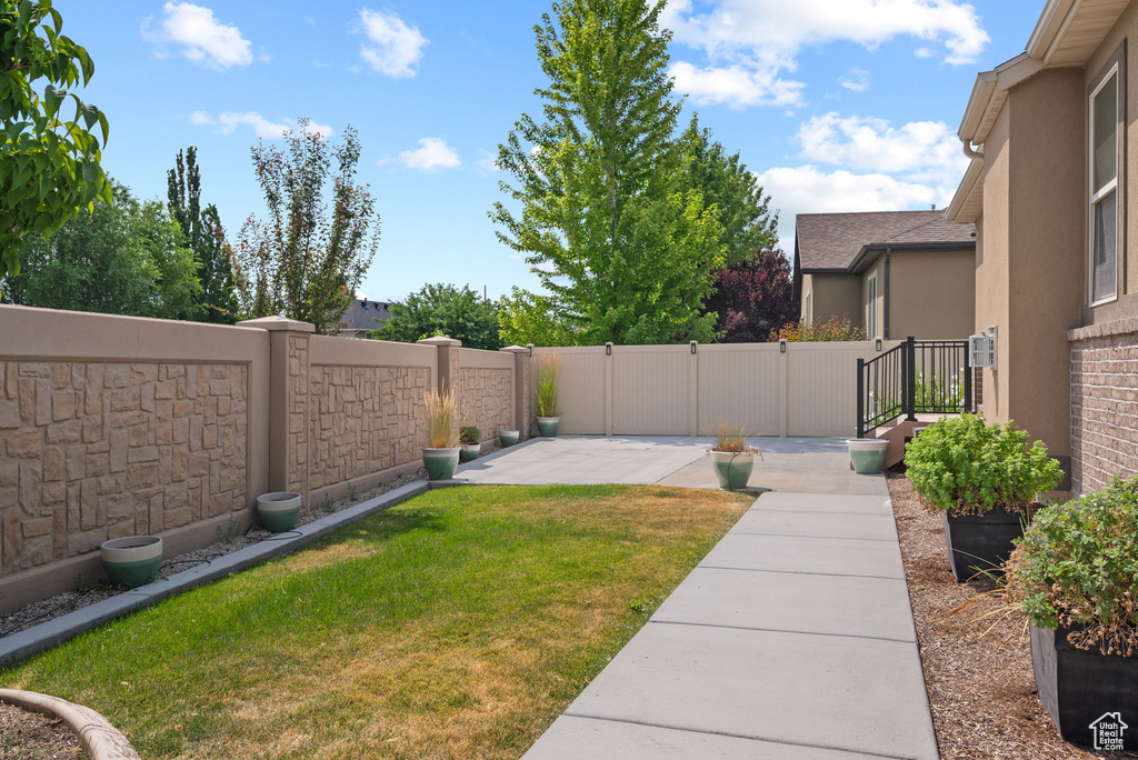 11177 S VILLAGE GROVE LN South Jordan, UT 84095