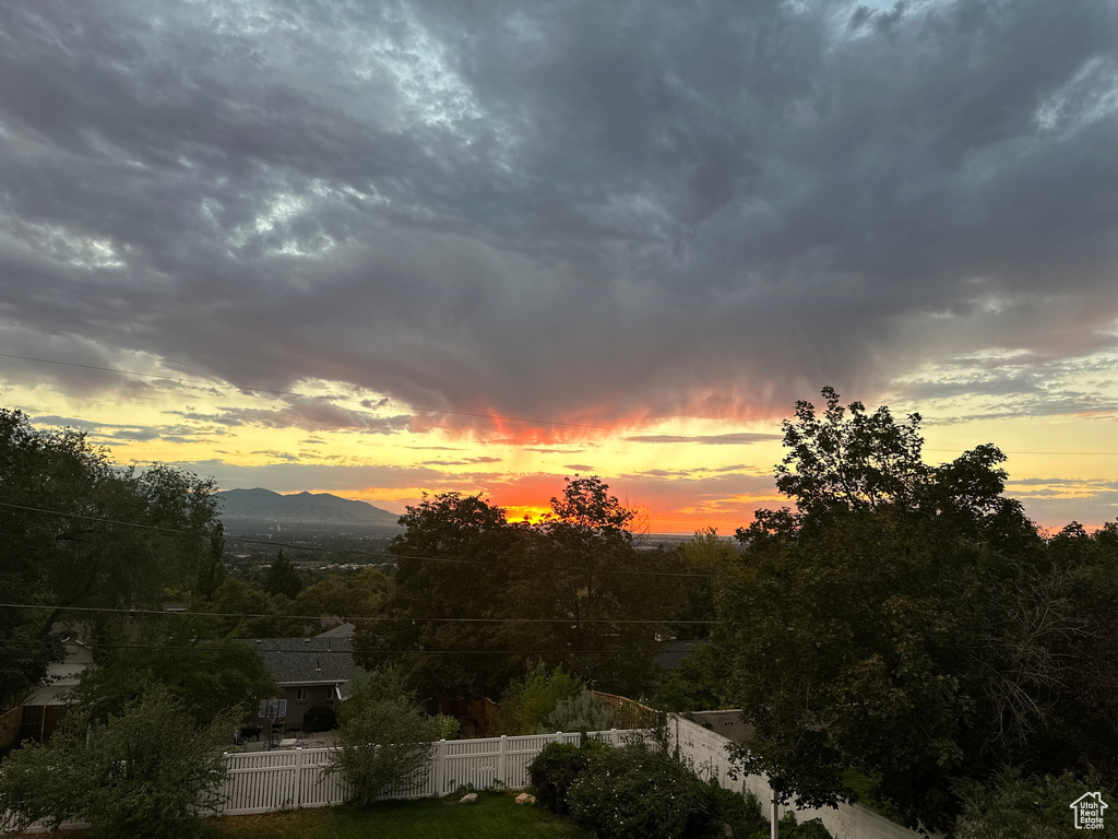 4702 S STRATTON DR Holladay, UT 84117
