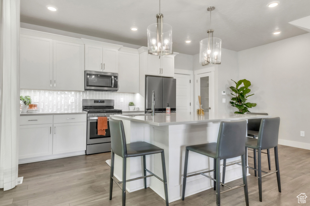 184 S RIVERSIDE DR Saratoga Springs, UT 84045