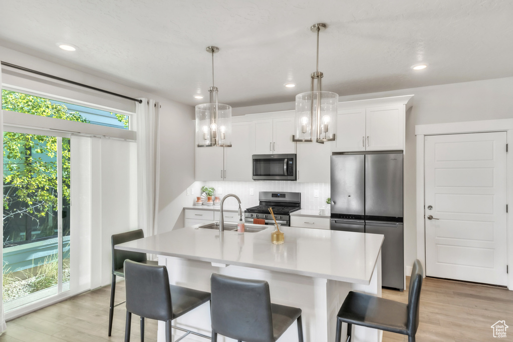 184 S RIVERSIDE DR Saratoga Springs, UT 84045