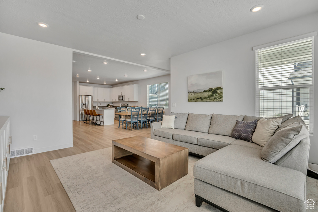 1122 W EARLY LIGHT WAY Bluffdale, UT 84065