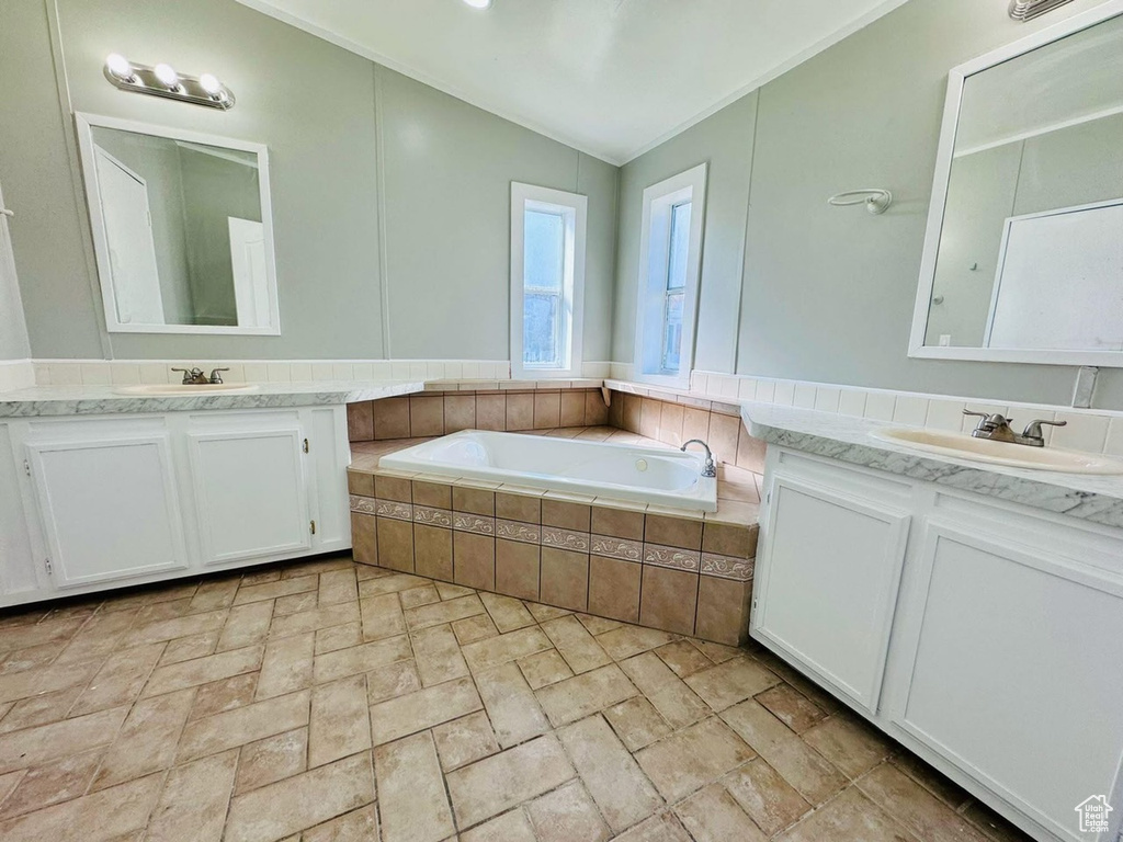 Photo 4 for MLS #2099176 at 1175 E Del Rio St