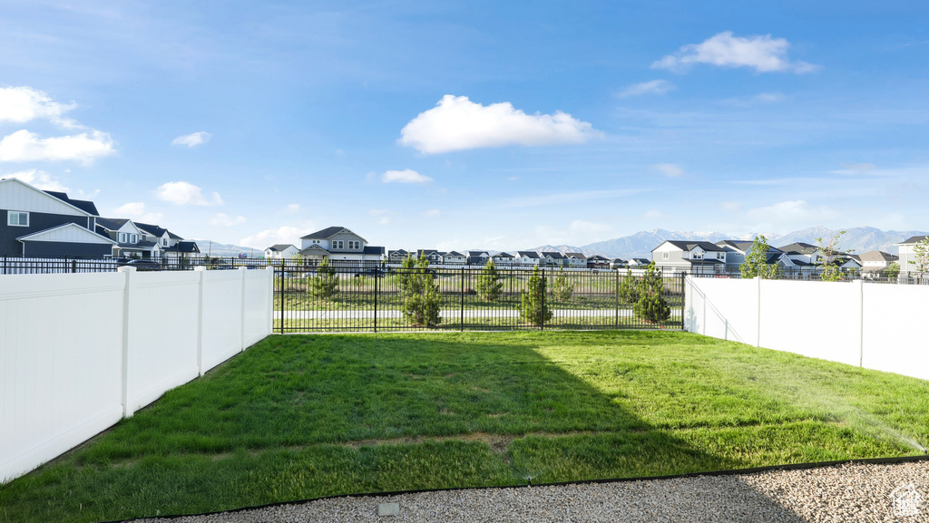 42 E MEANDERING WAY Saratoga Springs, UT 84045