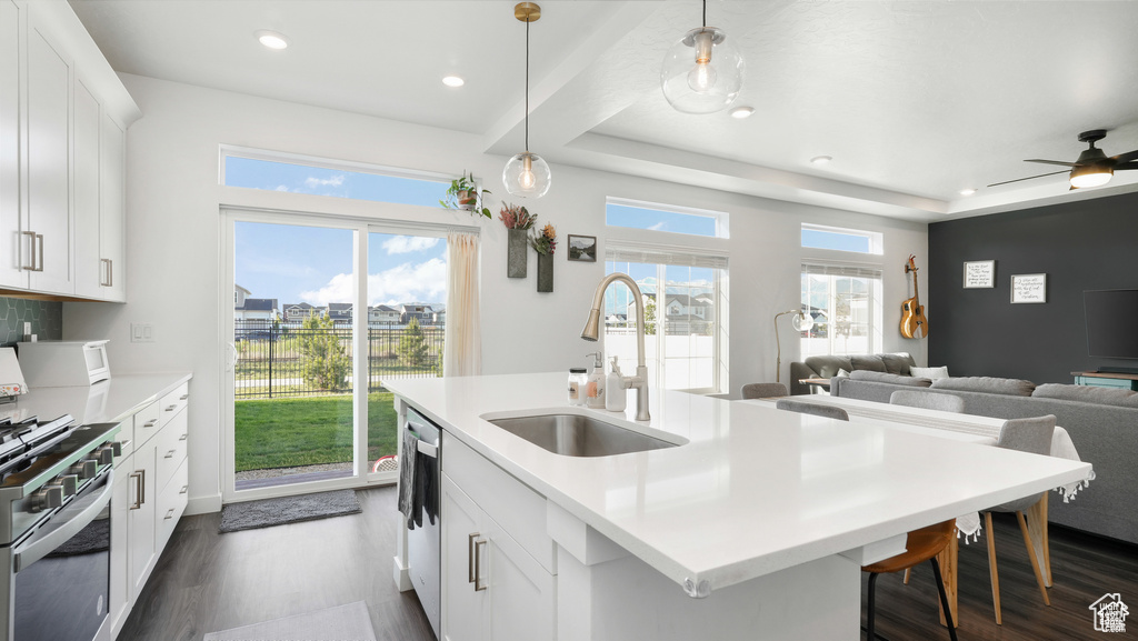 42 E MEANDERING WAY Saratoga Springs, UT 84045