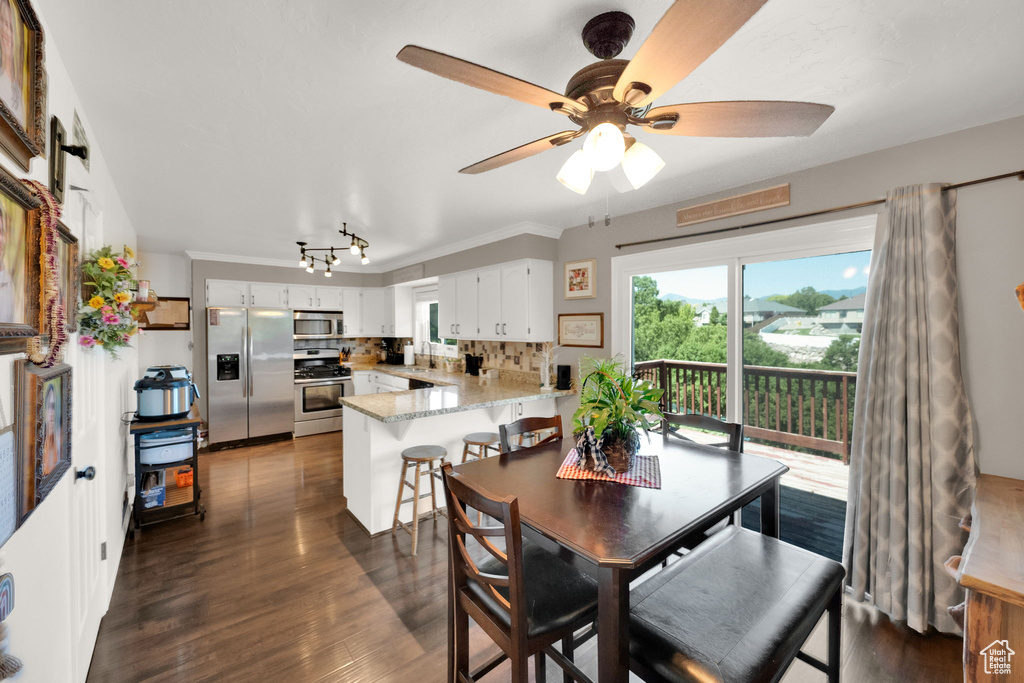 9428 S LIBERTY CREEK DR South Jordan, UT 84009