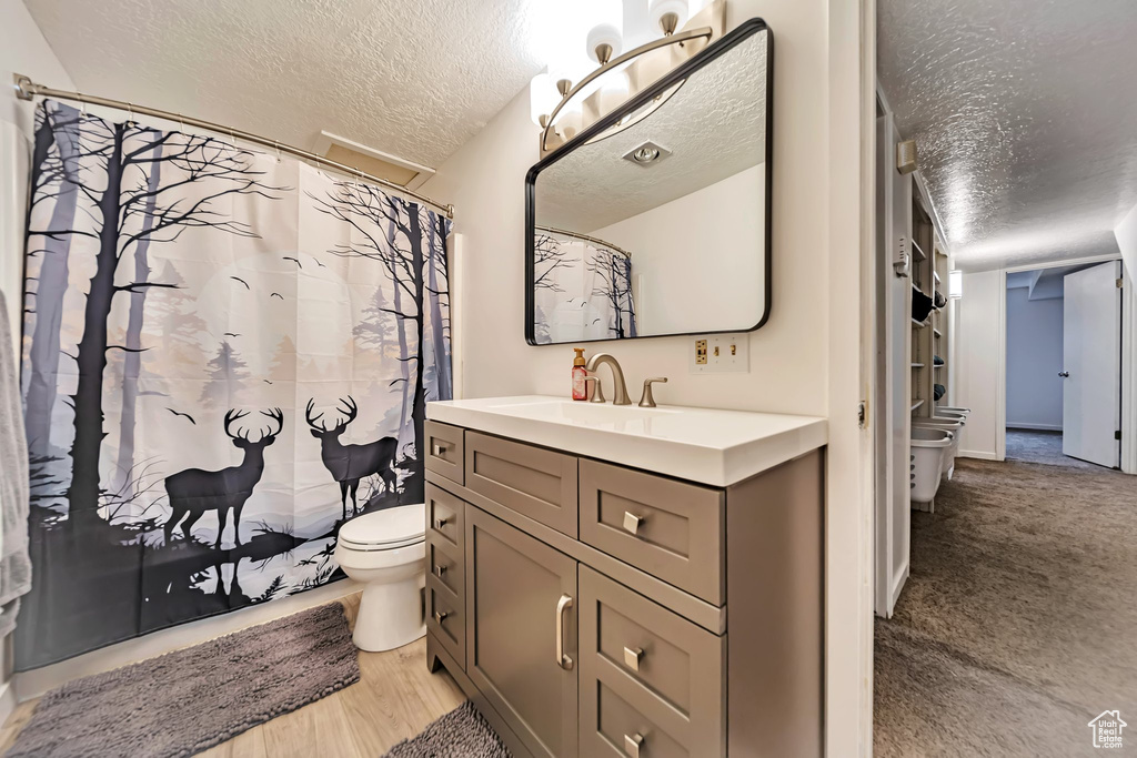 7027 S ANGELSEA DR West Jordan, UT 84084