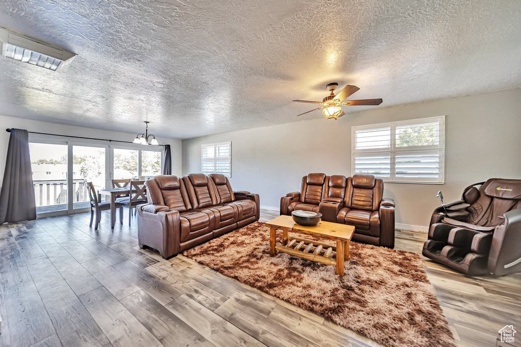 7027 S ANGELSEA DR West Jordan, UT 84084