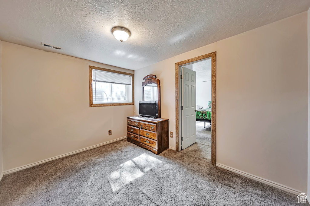 7027 S ANGELSEA DR West Jordan, UT 84084