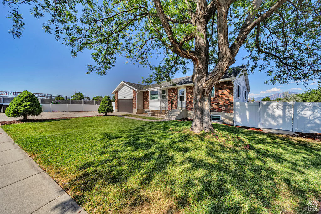 7027 S ANGELSEA DR West Jordan, UT 84084