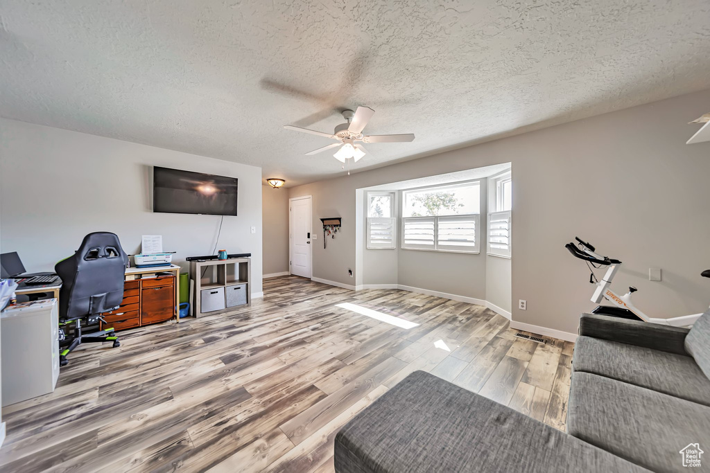 7027 S ANGELSEA DR West Jordan, UT 84084