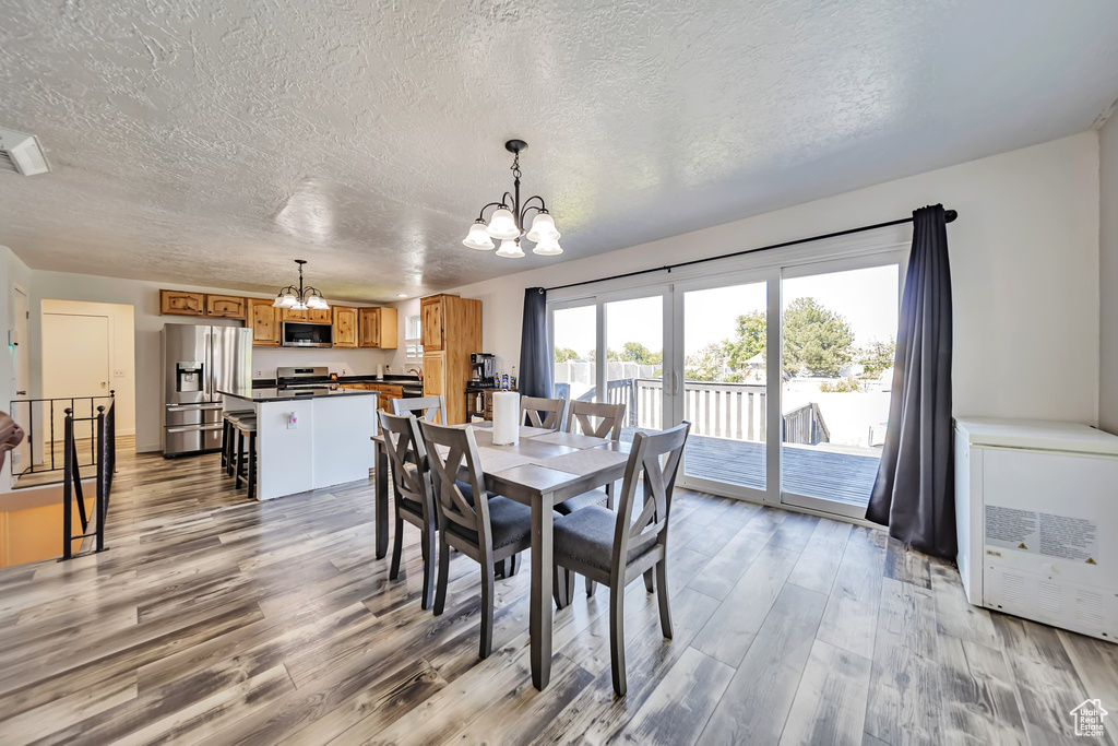 7027 S ANGELSEA DR West Jordan, UT 84084