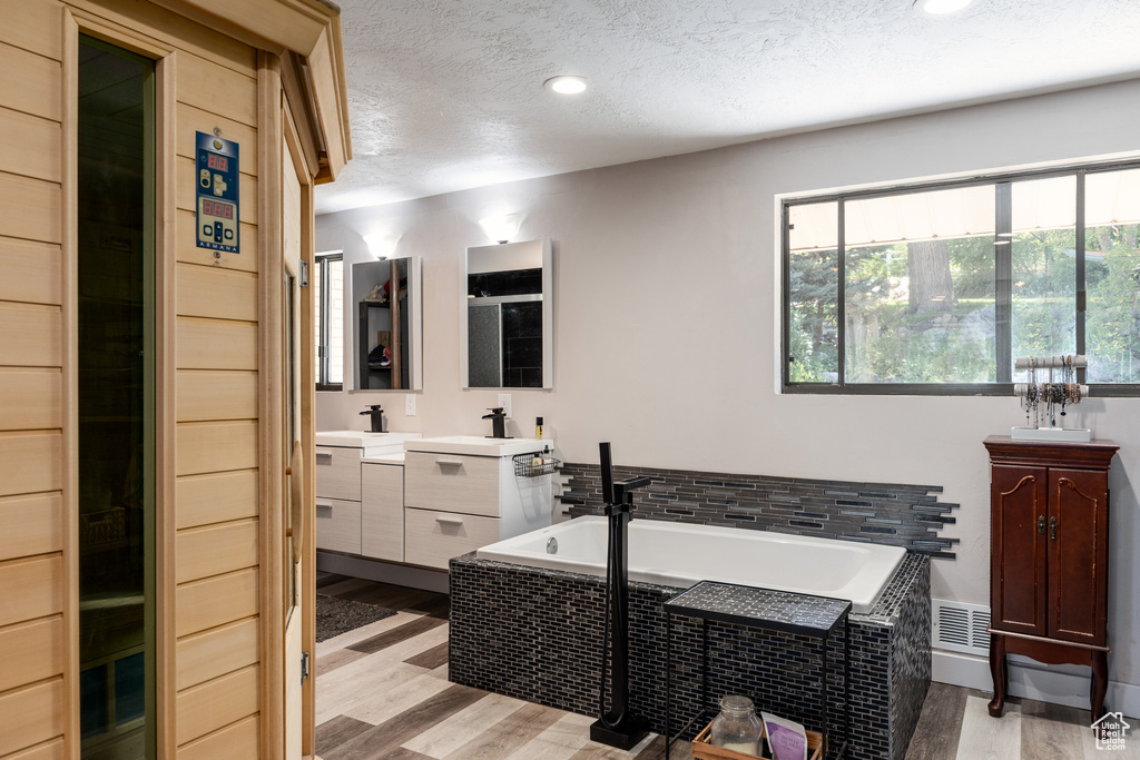 877 S 200 E Farmington, UT 84025