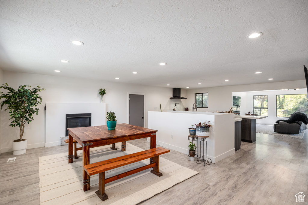 877 S 200 E Farmington, UT 84025