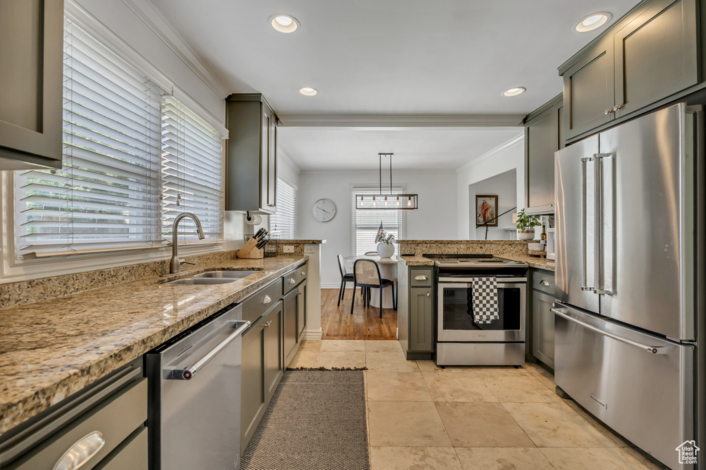 2281 E ARBOR LN Holladay, UT 84117