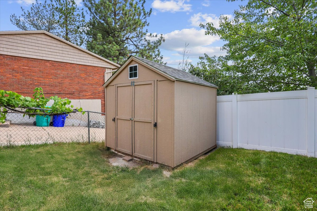 279 E PEACHTREE DR Centerville, UT 84014