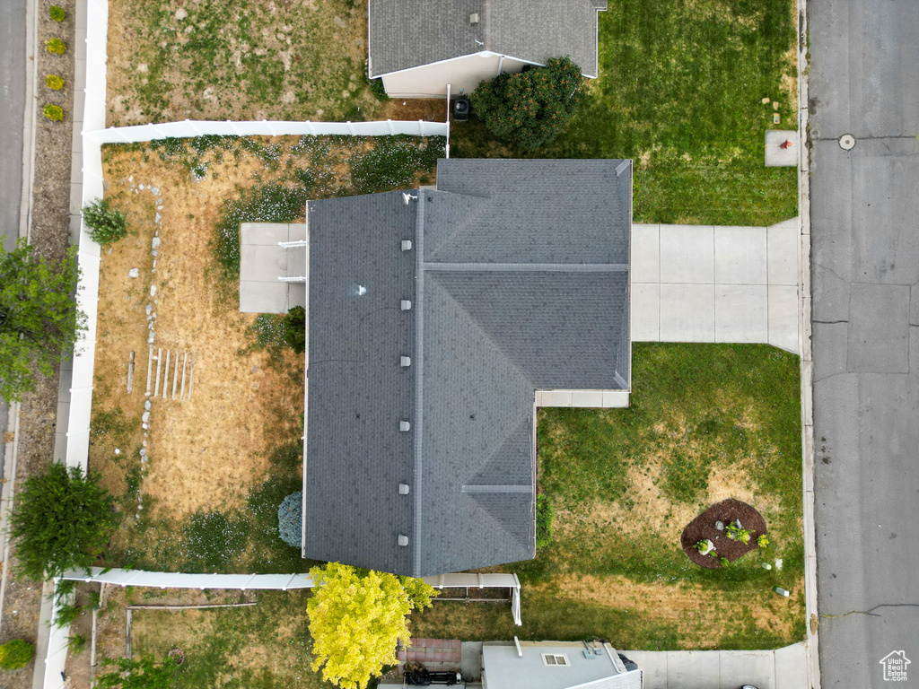 Aerial view of property and surrounding area