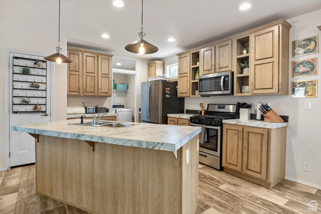 Photo 5 for MLS #2099266 at 516 N Broadway Ave