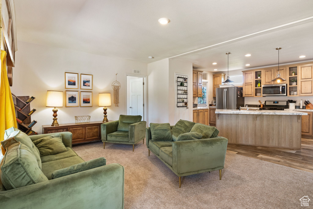 Photo 7 for MLS #2099266 at 516 N Broadway Ave