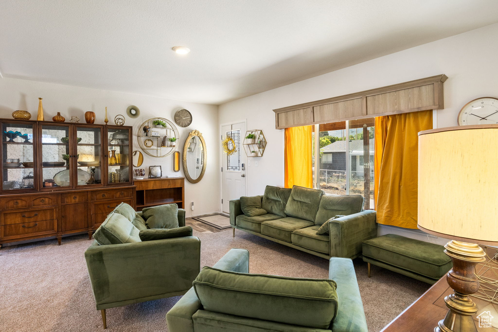 Photo 8 for MLS #2099266 at 516 N Broadway Ave