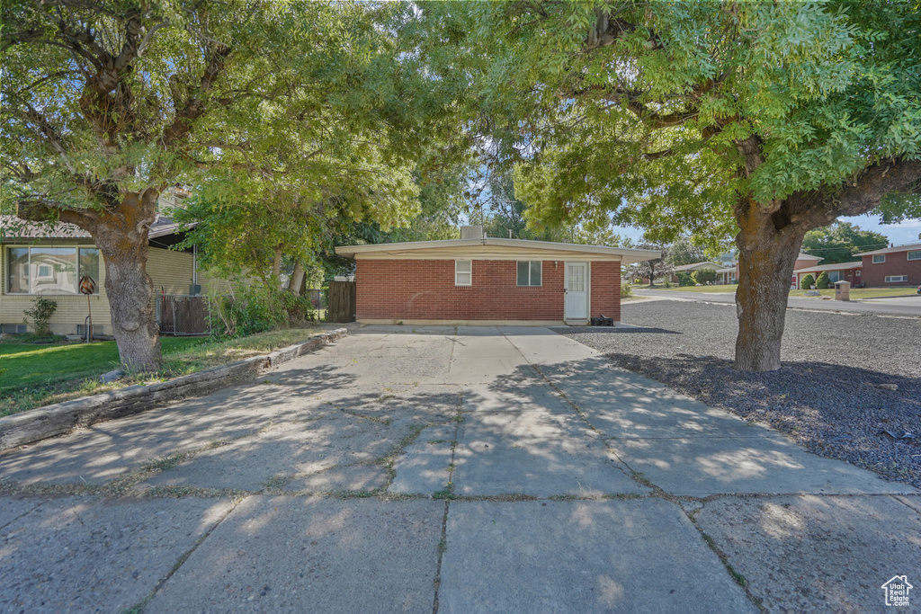 296 W 5200 S Washington Terrace, UT 84405
