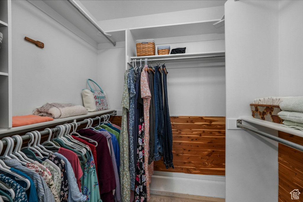 View of walk in closet
