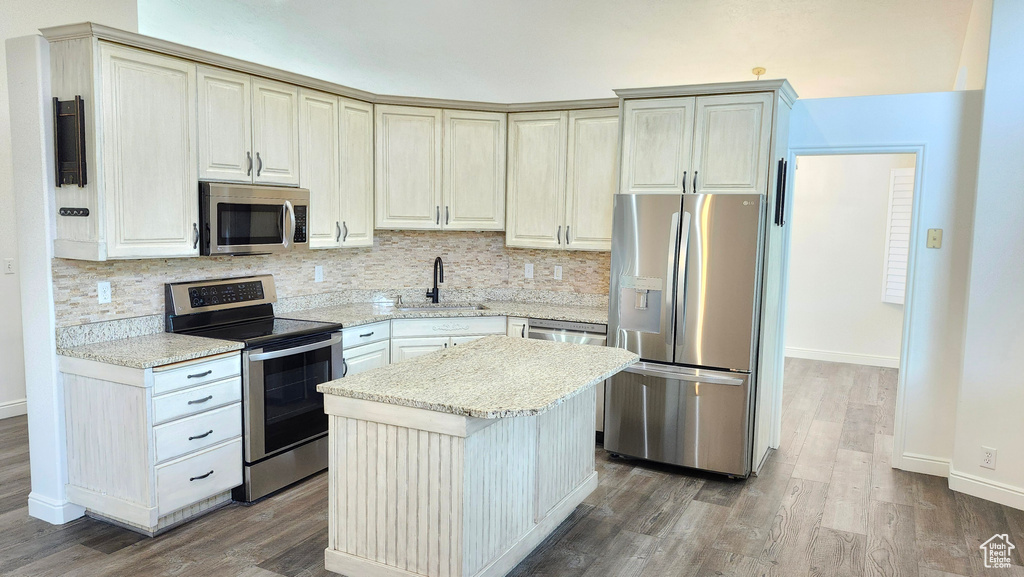 697 W KRISTA CT Salt Lake City, UT 84123