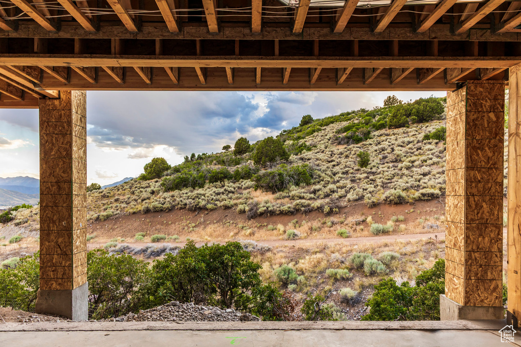 View of yard with a mountain view
