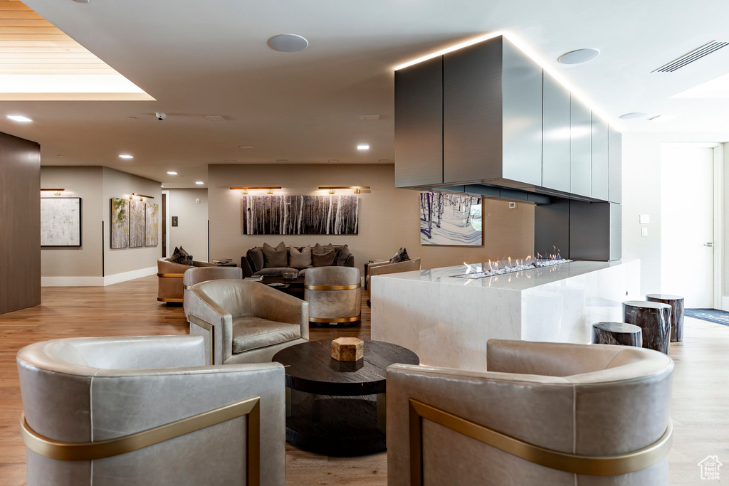 Lobby with recessed lighting