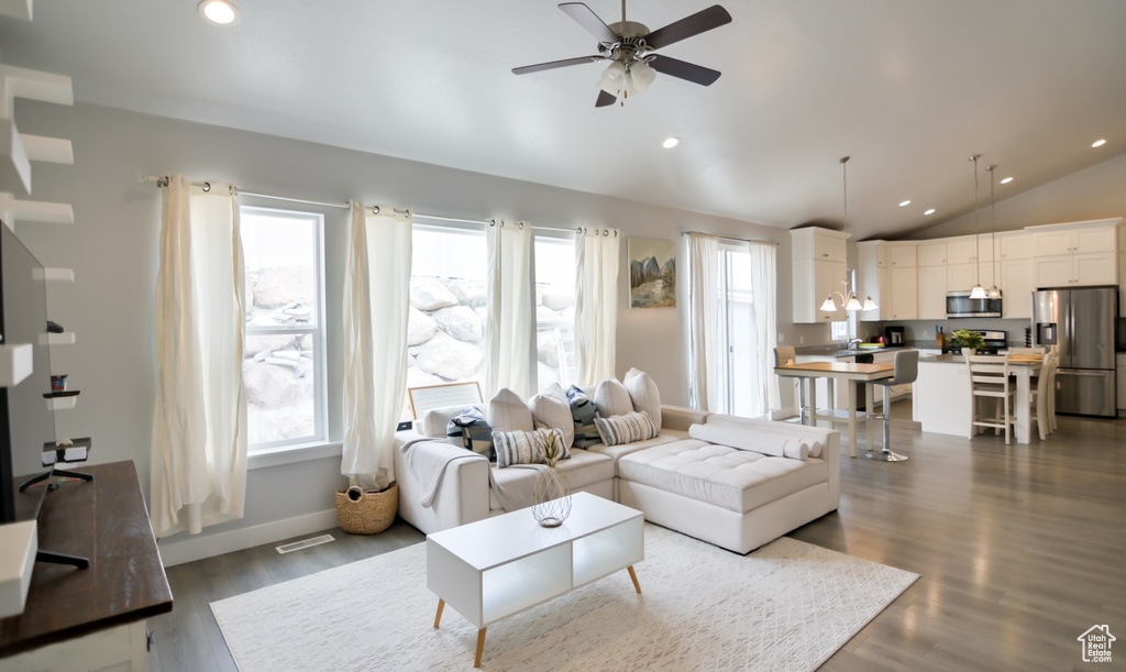 99 N STONE GATE DR #518 Saratoga Springs, UT 84045