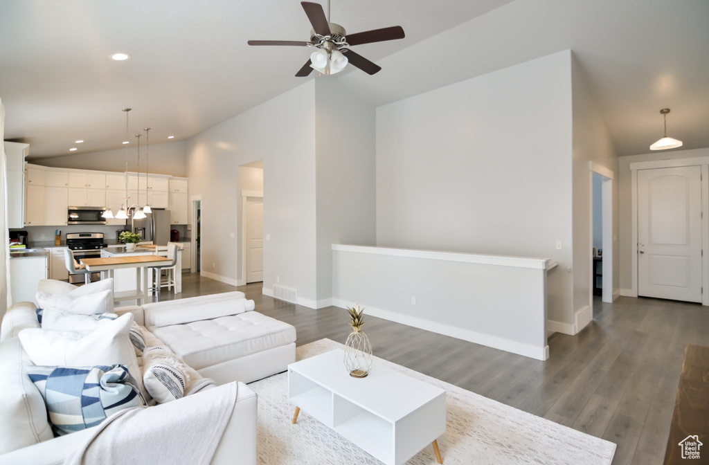 99 N STONE GATE DR #518 Saratoga Springs, UT 84045