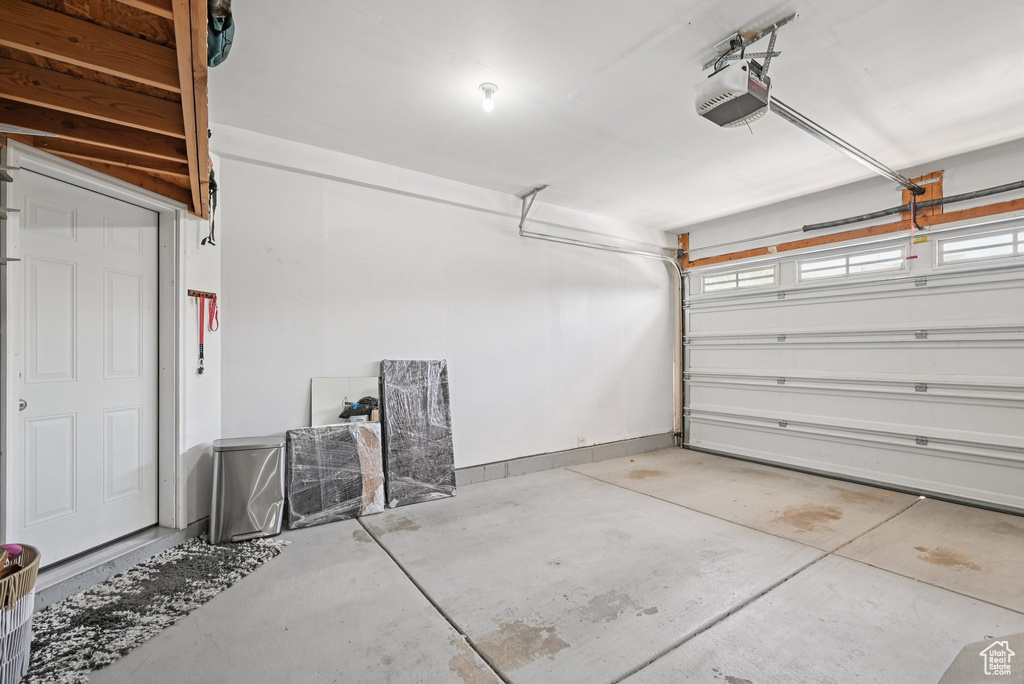858 W HALSTEAD DR North Salt Lake, UT 84054