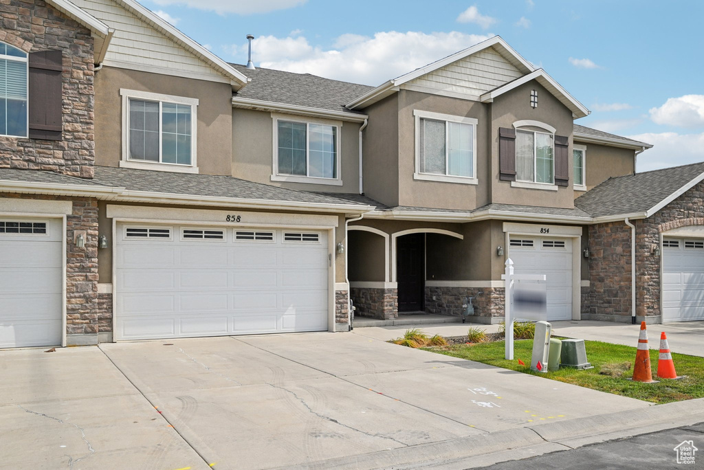 858 W HALSTEAD DR North Salt Lake, UT 84054