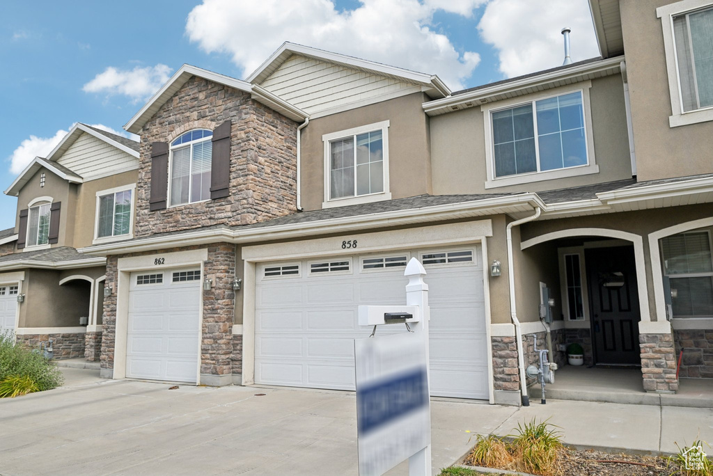 858 W HALSTEAD DR North Salt Lake, UT 84054