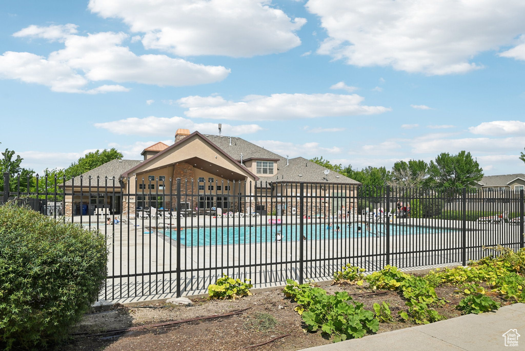858 W HALSTEAD DR North Salt Lake, UT 84054