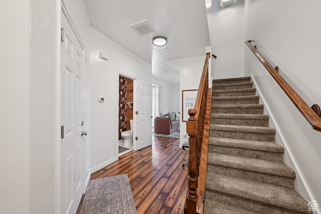 858 W HALSTEAD DR North Salt Lake, UT 84054