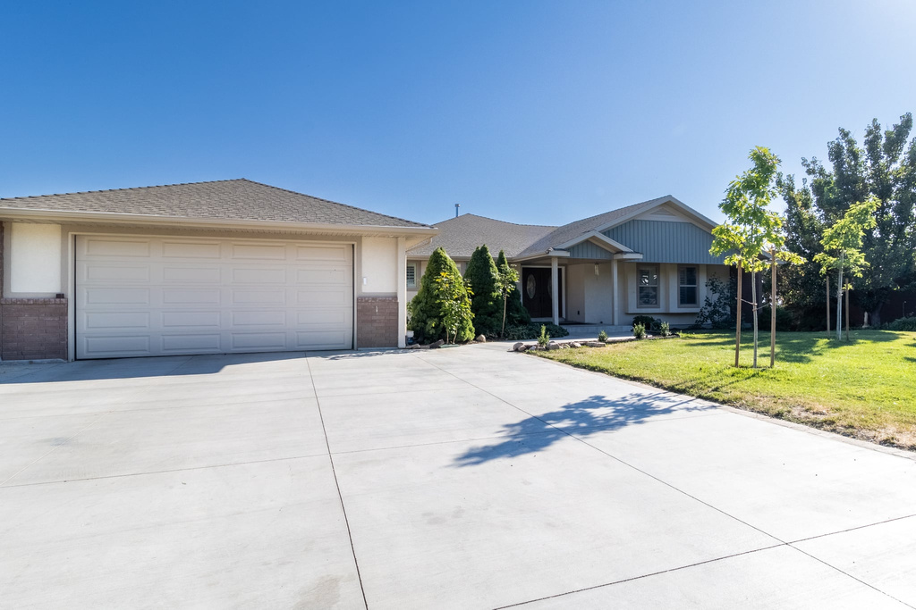 1243 W 4000 N Pleasant View, UT 84414