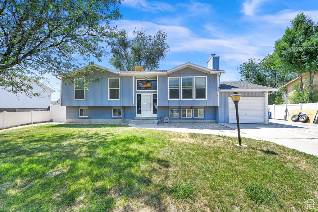 9242 S LAURA ANNE WAY Sandy, UT 84094