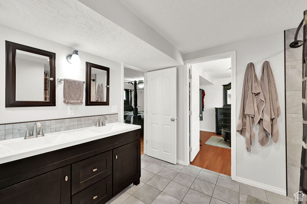 9242 S LAURA ANNE WAY Sandy, UT 84094