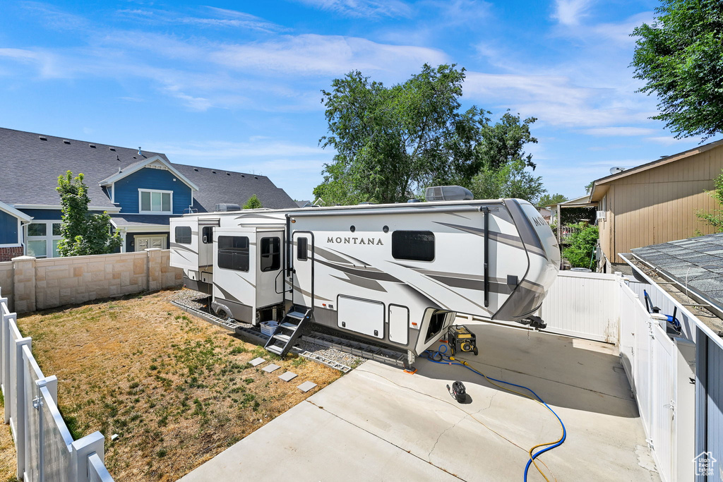 9242 S LAURA ANNE WAY Sandy, UT 84094