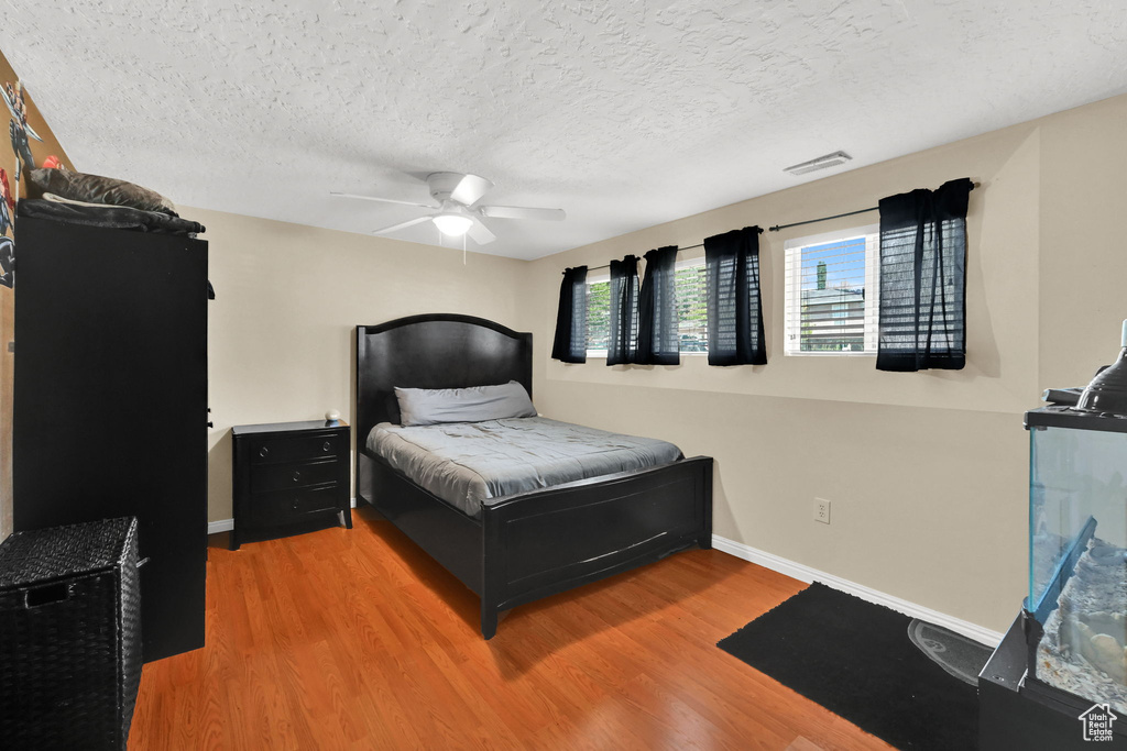 9242 S LAURA ANNE WAY Sandy, UT 84094