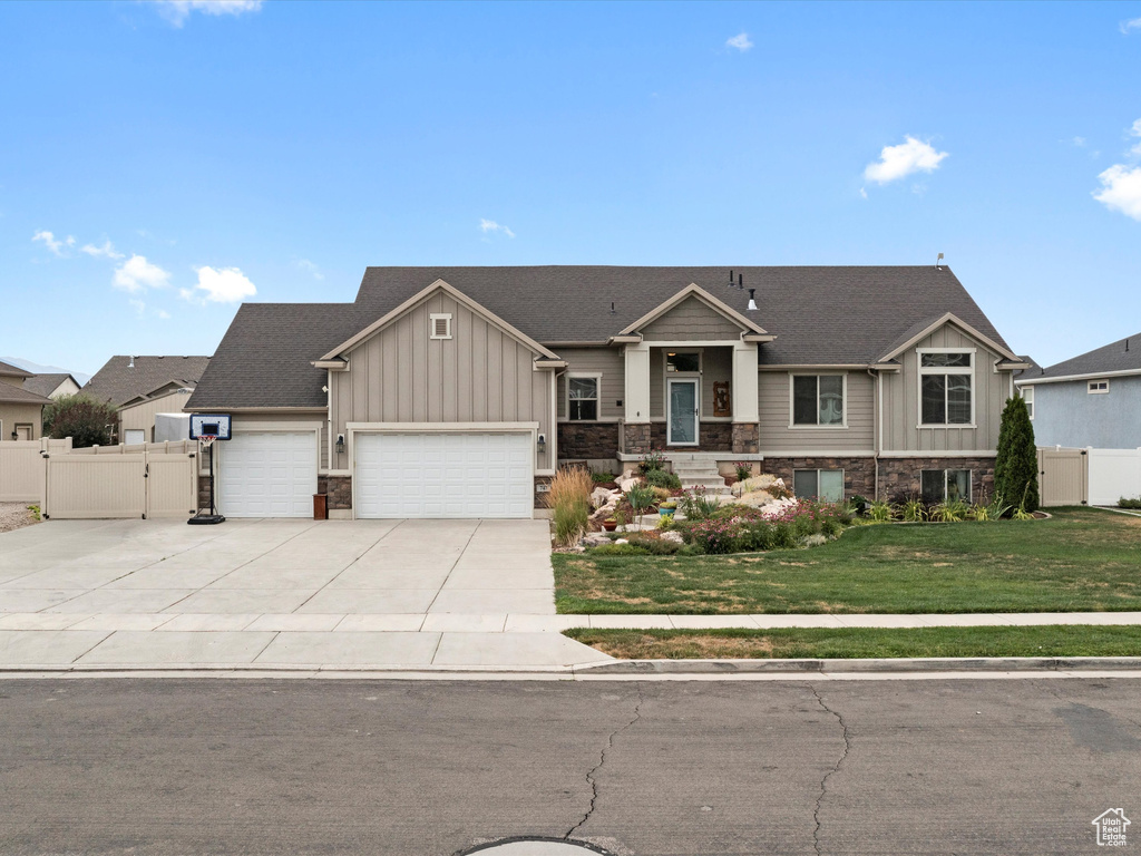 747 W 2775 N Pleasant View, UT 84414