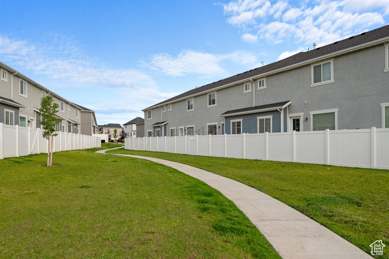 4894 E CLOVER LEAF LN Eagle Mountain, UT 84005