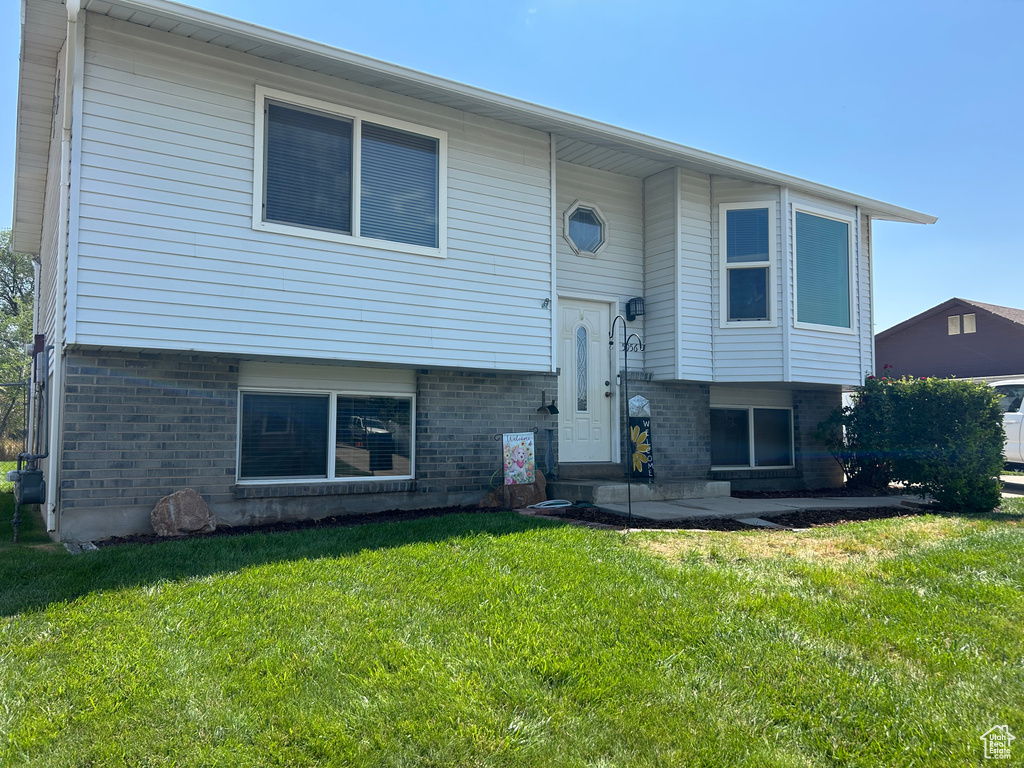5956 S 3950 W Roy, UT 84067