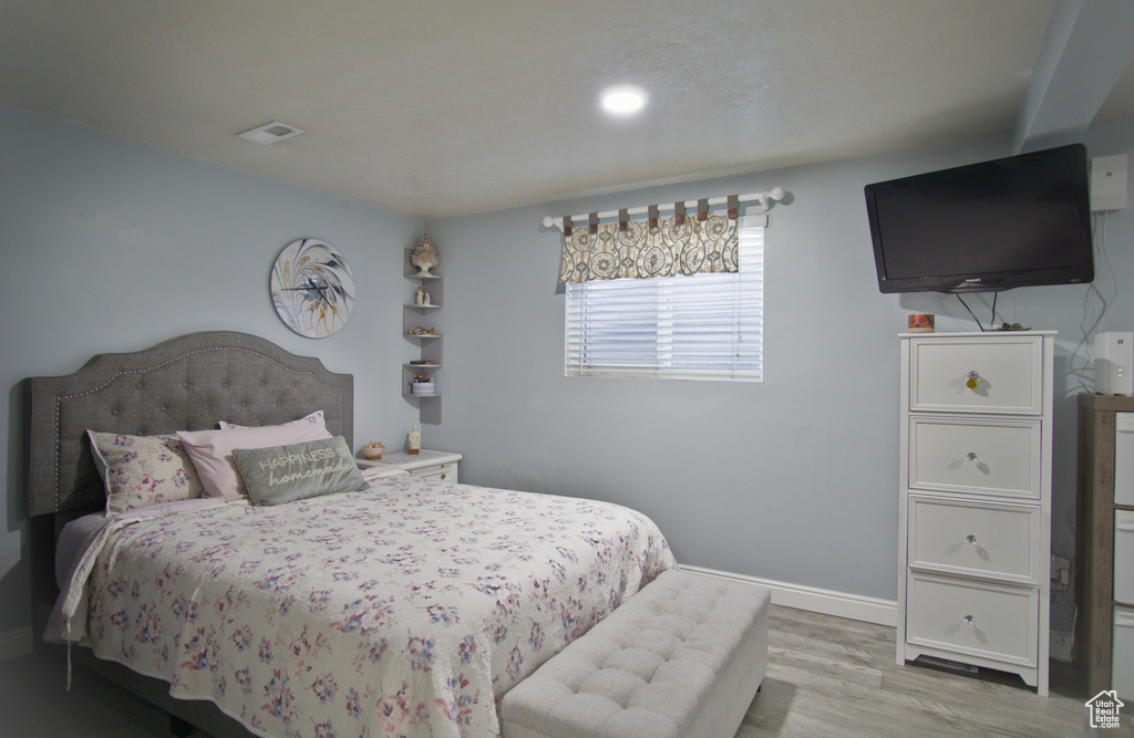 7472 S GOLD CIR West Jordan, UT 84084
