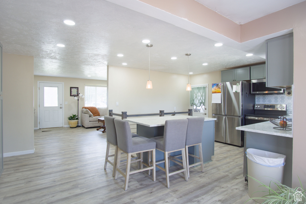 7472 S GOLD CIR West Jordan, UT 84084
