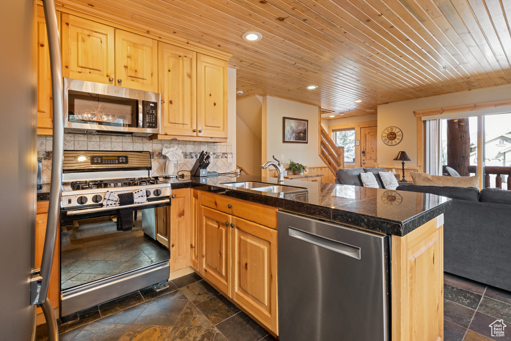3995 N TIMBERWOLF LN #1A Park City, UT 84098