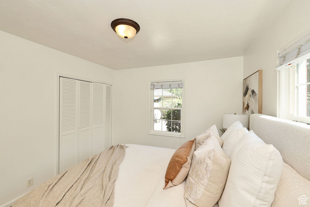 1329 COLONIAL CIR Salt Lake City, UT 84108