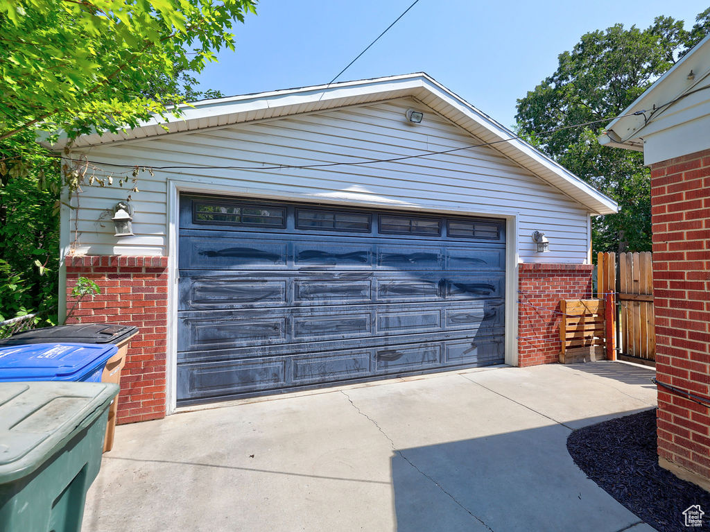 1329 COLONIAL CIR Salt Lake City, UT 84108