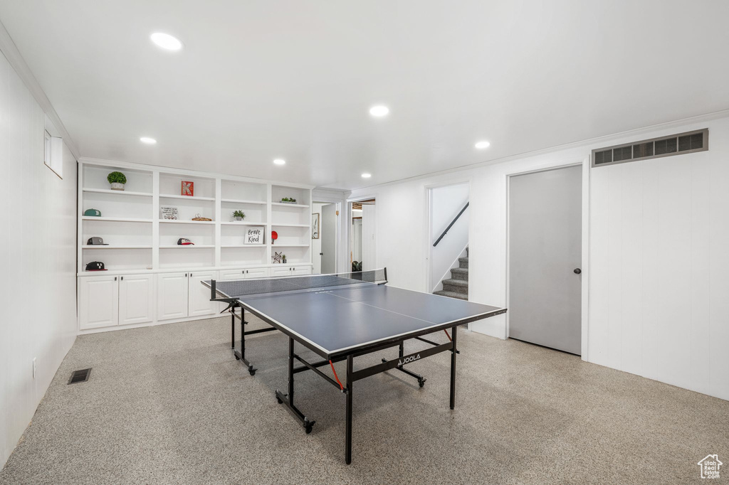Game room featuring recessed lighting