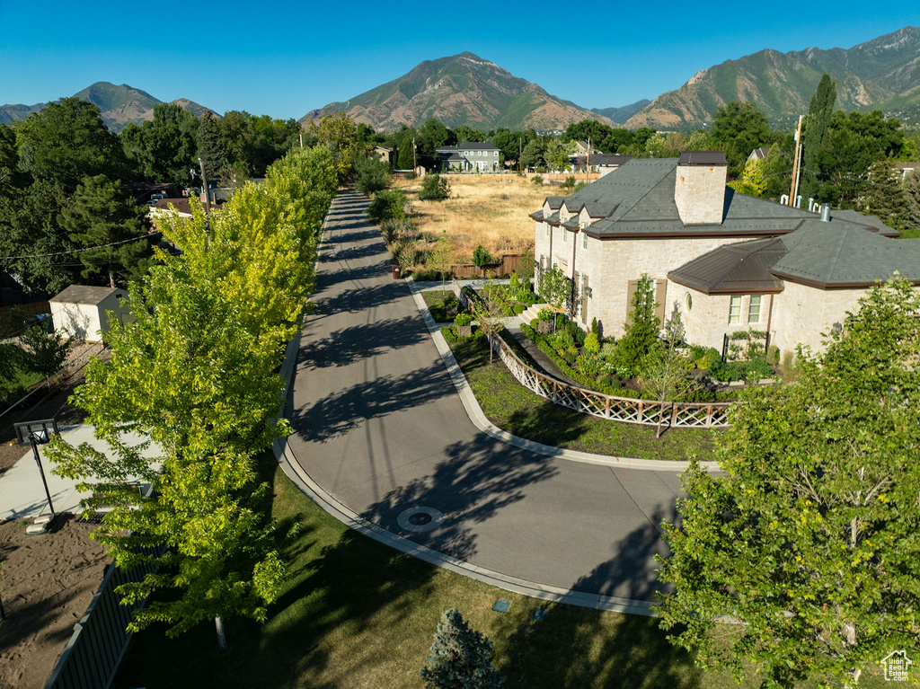 1922 E OLYMPUS LN Holladay, UT 84124